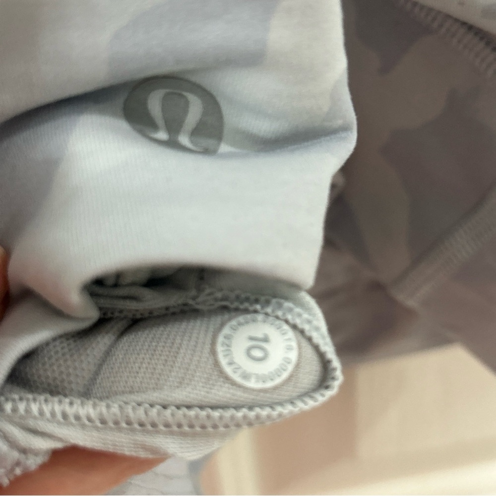 Lululemon Energy Bra Long Line Incognito Camo Alpine White/Grey Sz 10 - Picture 7 of 7